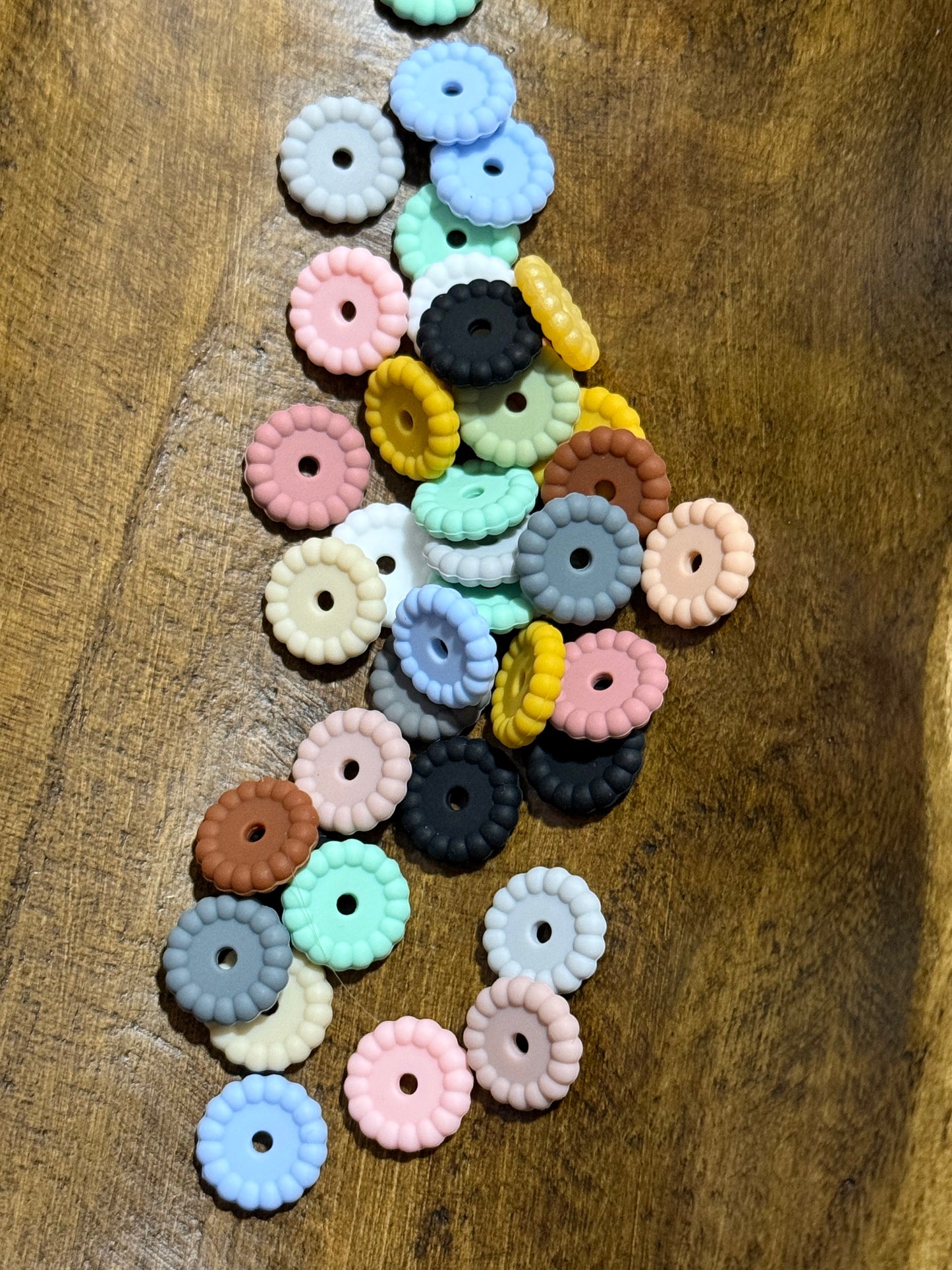 Silicone Ruffle Mixed Color 15 Count Spacer Bead
