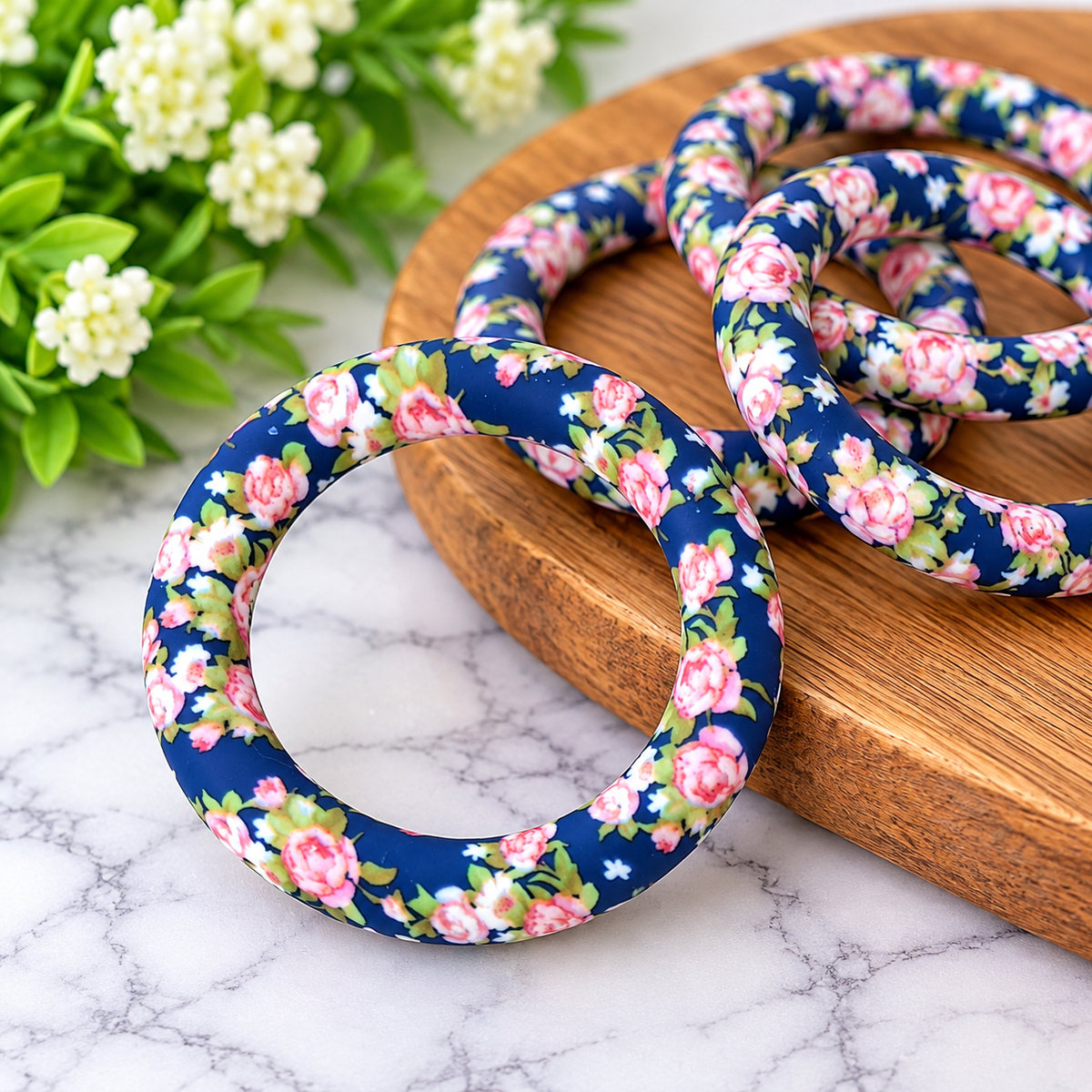 Midnight Rose Garden – 65mm Floral Silicone Ring Bead