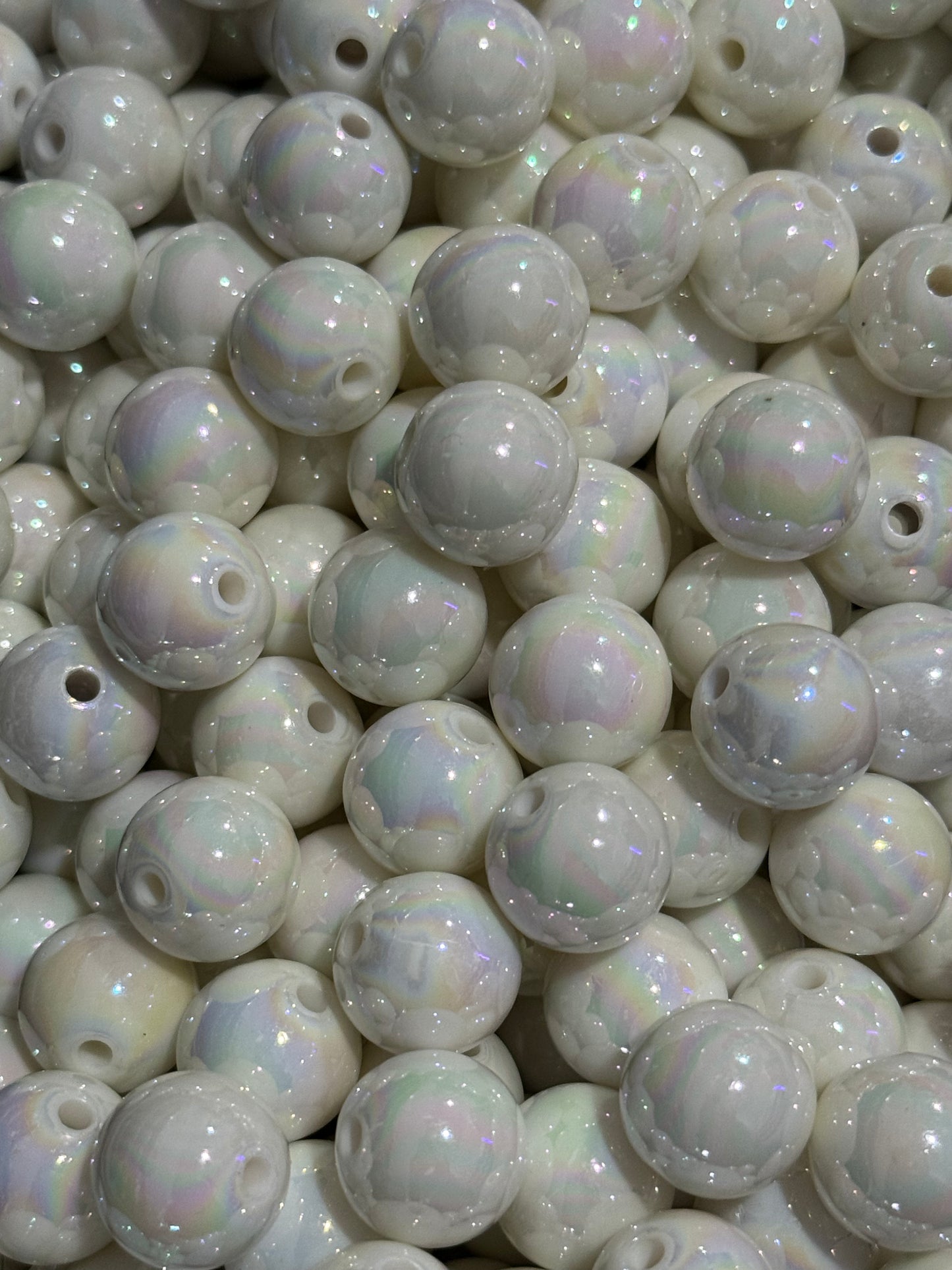 White Pearl 16mm Acrylic 15 Count Bead Mix