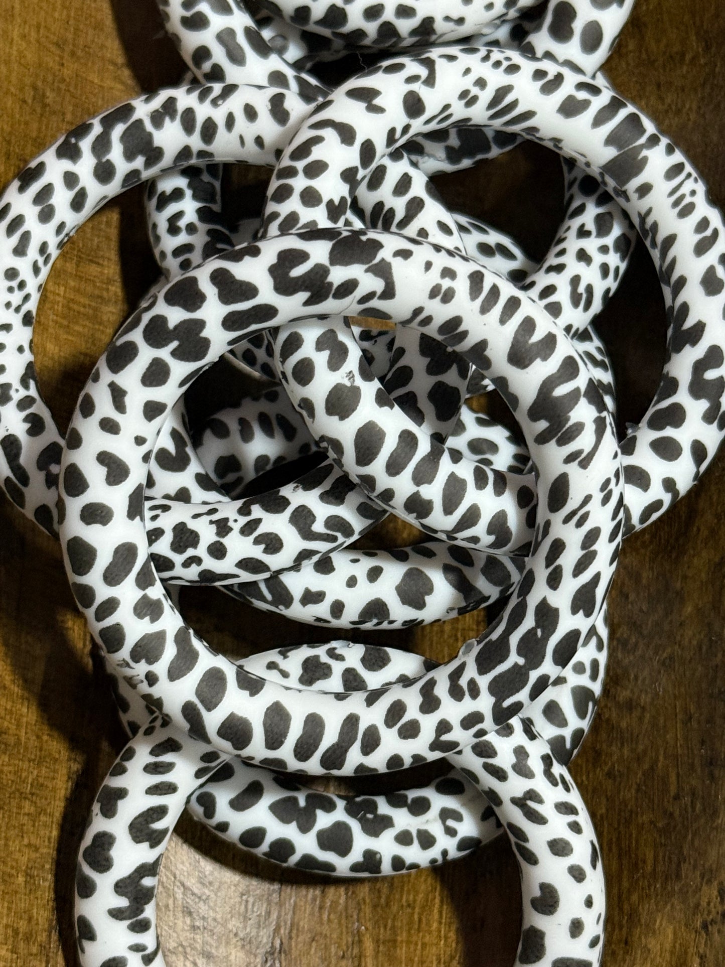 Black & White Cow Print 65mm Silicone Ring Bead – Farmhouse Western Wristlet Craft Supply