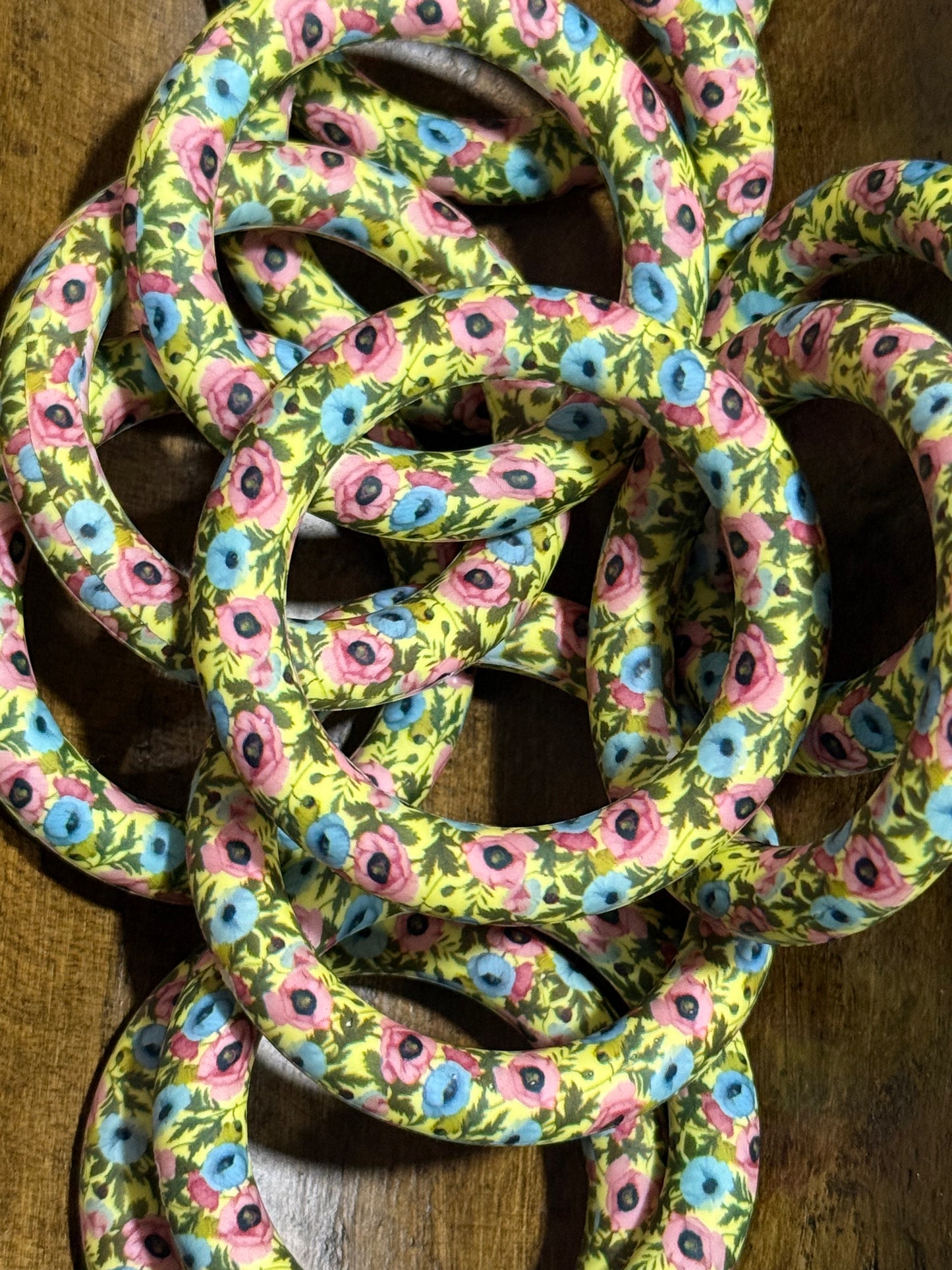 Bright Wildflower Meadow 65mm Silicone Ring Bead – Yellow, Pink & Blue Floral Wristlet Craft Supply