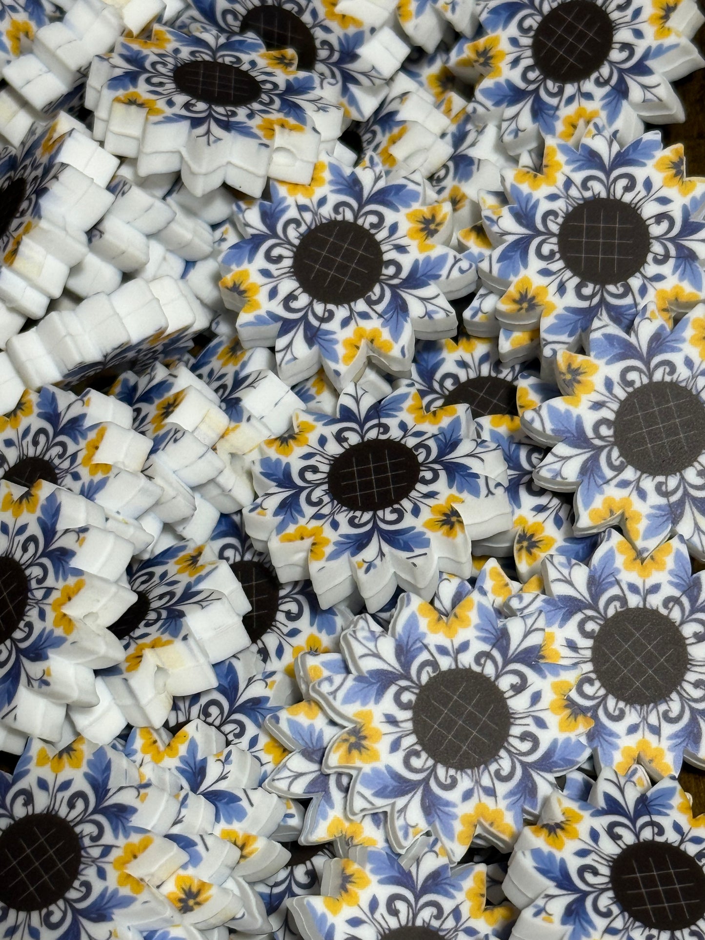 Blue & Yellow Sunflower Silicone Focal Bead – Floral Printed Chunky Bead for Keychains, Wristlets & DIY Crafts