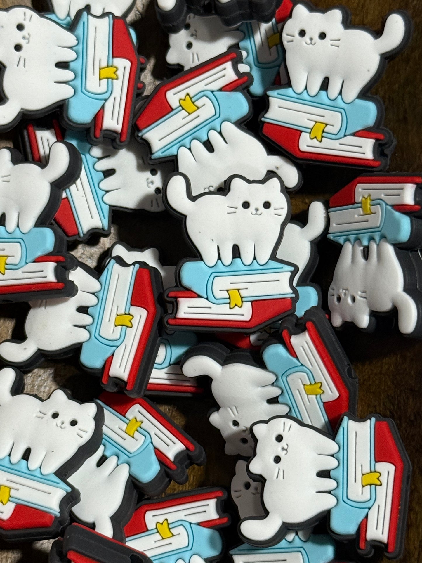 White Cat on Books Silicone Focal Bead – Reading Cat Book Stack Bead for Keychains, Lanyards, Bracelets & Craft Projects