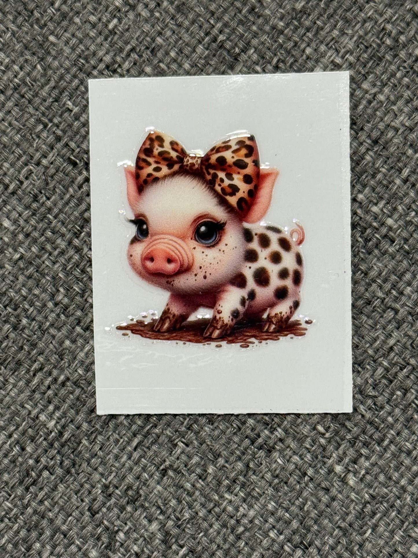 Leopard Bow Pig 2x2 UV DTF Decal – Cute Farmhouse Cup Sticker