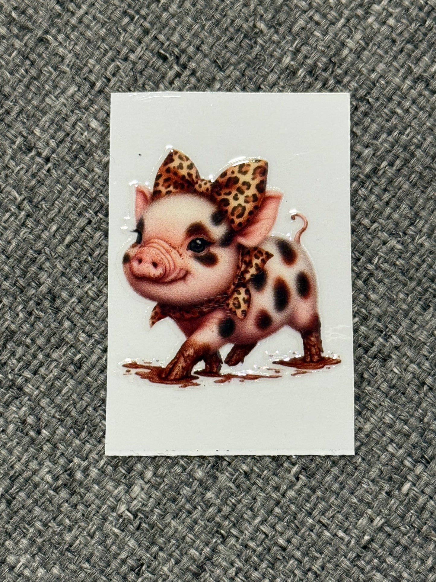 Leopard Bow Pig 2x2 UV DTF Decal – Cute Farmhouse Cup Sticker