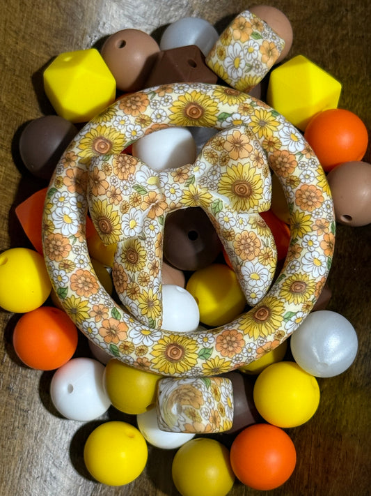 Printed Silicone Craft Pack – 65mm Ring + Matching Bow Focal + Coordinating Bead Set | Wristlets, Keychains & DIY Crafting