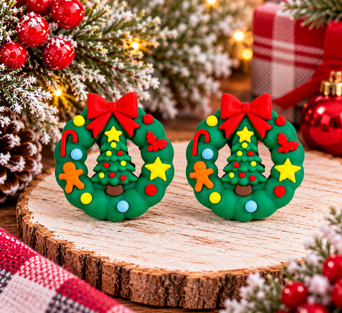 Christmas Wreath Silicone Focal Bead | Festive Holiday Craft Supplies