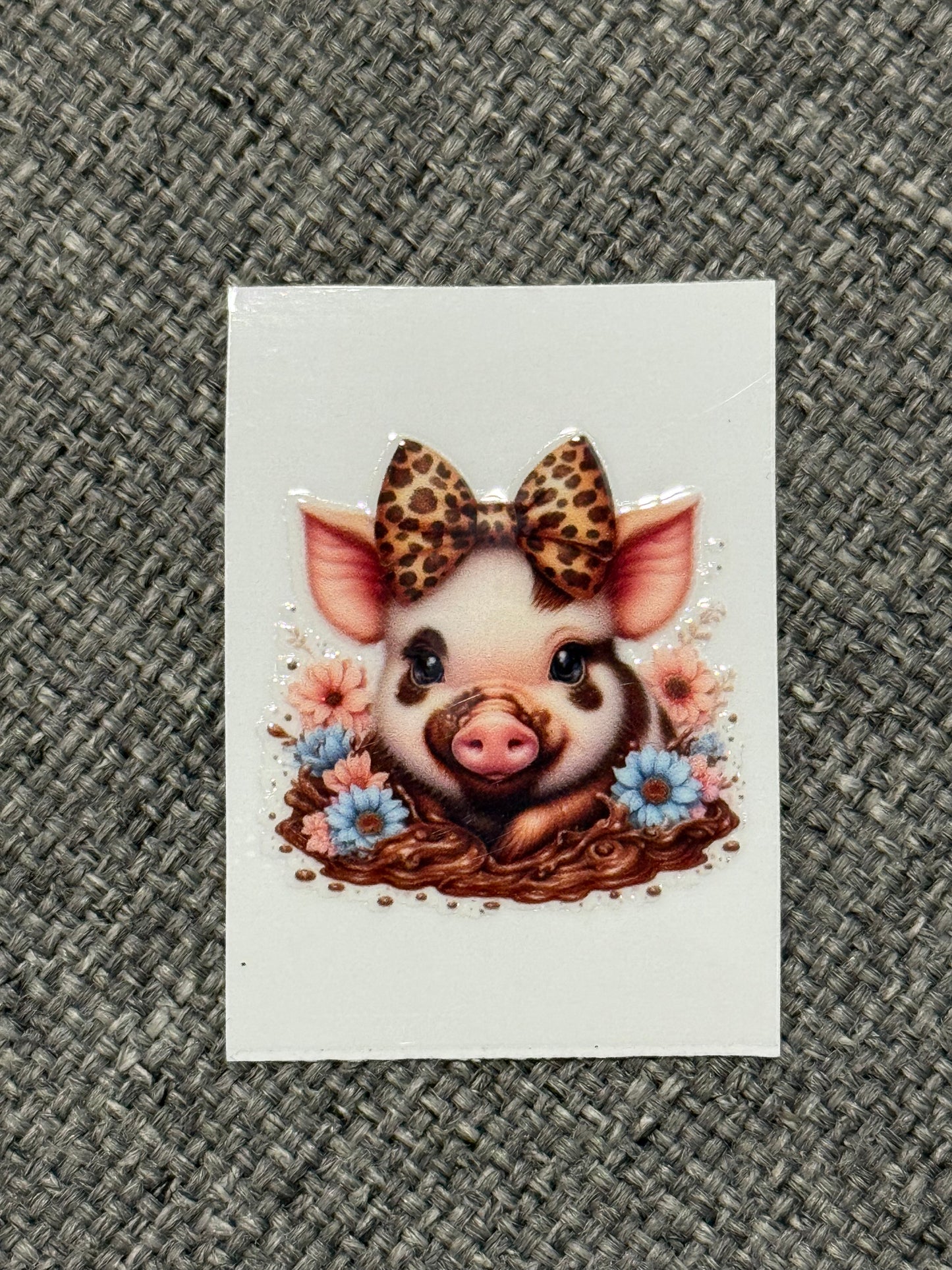 Leopard Bow Pig 2x2 UV DTF Decal – Cute Farmhouse Cup Sticker