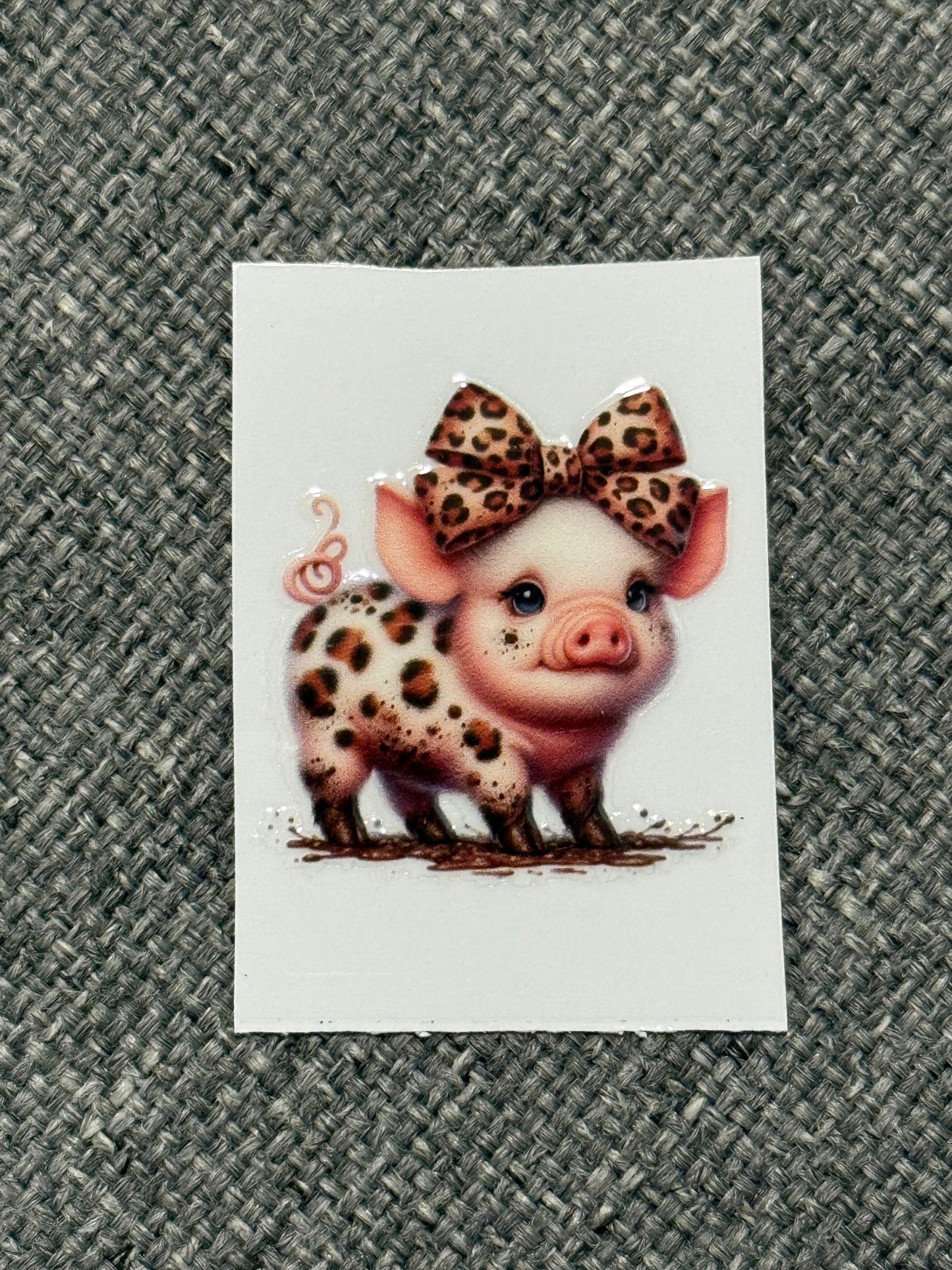 Leopard Bow Pig 2x2 UV DTF Decal – Cute Farmhouse Cup Sticker