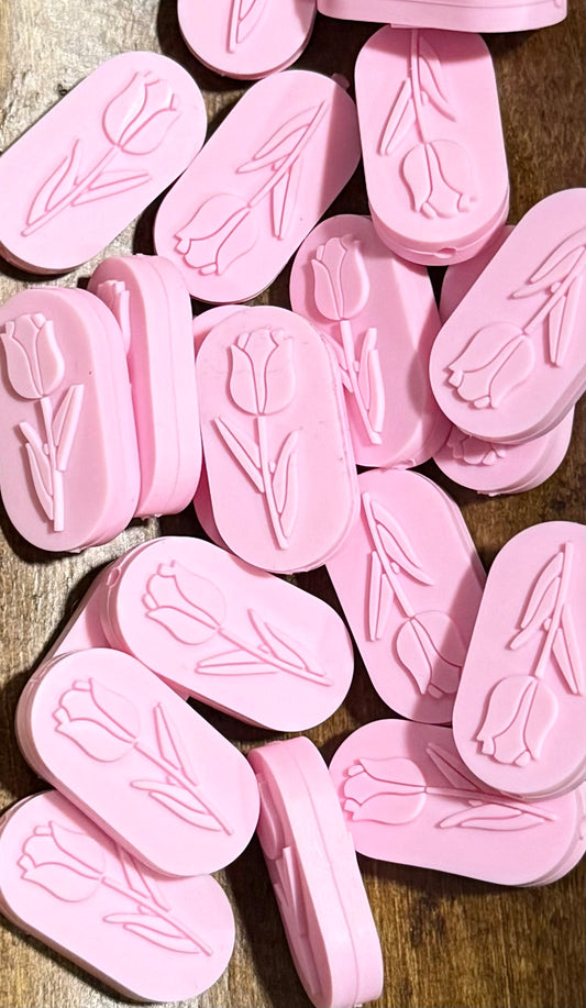 Candy Pink Tulip Silicone Focal Bead – Oval 3D Floral Bead for Wristlets, Keychains & DIY Crafts
