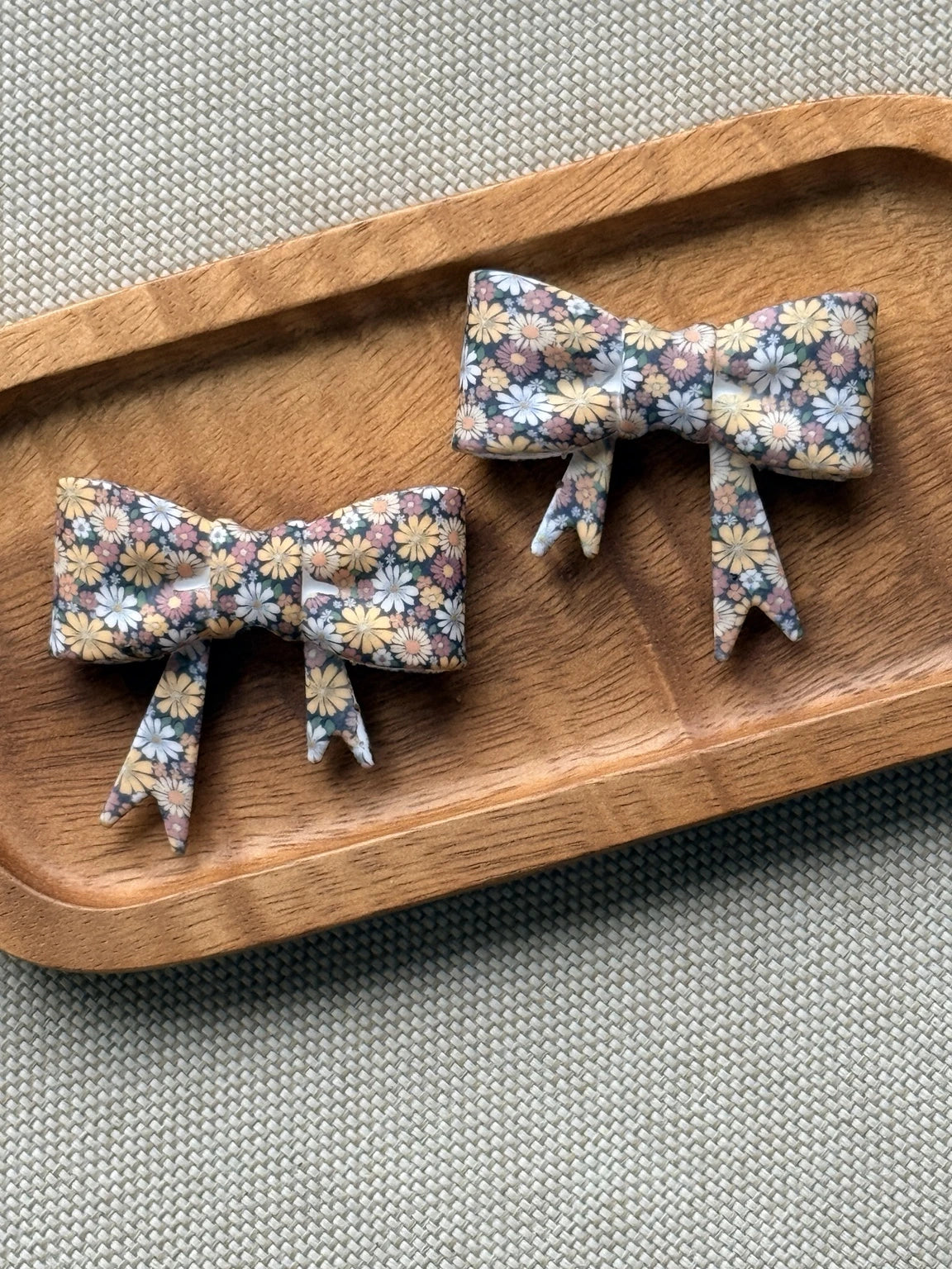 Vintage Wildflower Floral Large Silicone Bow Focal Bead | FSOH