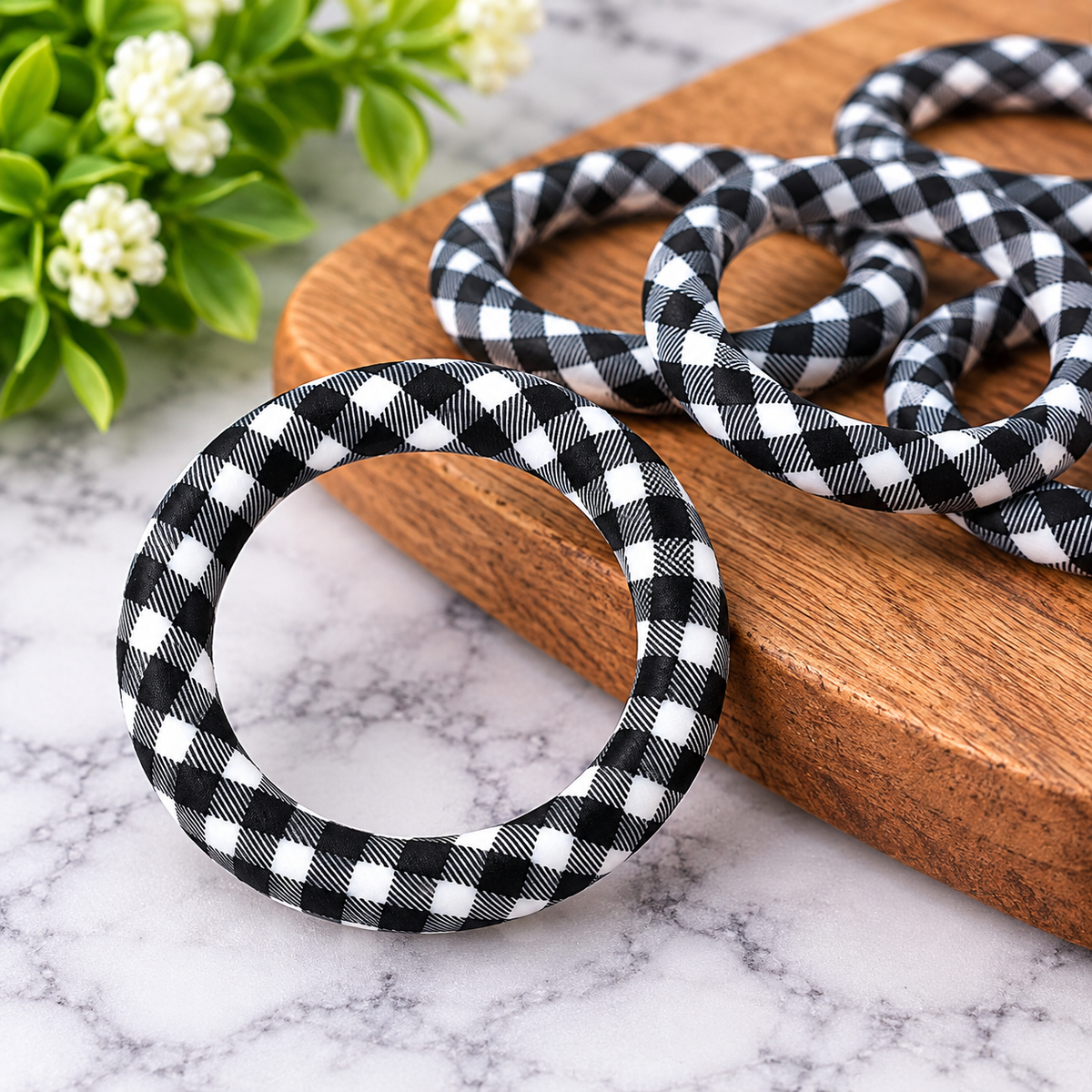 Buffalo Bliss – 65mm Black & White Plaid Silicone Ring Bead