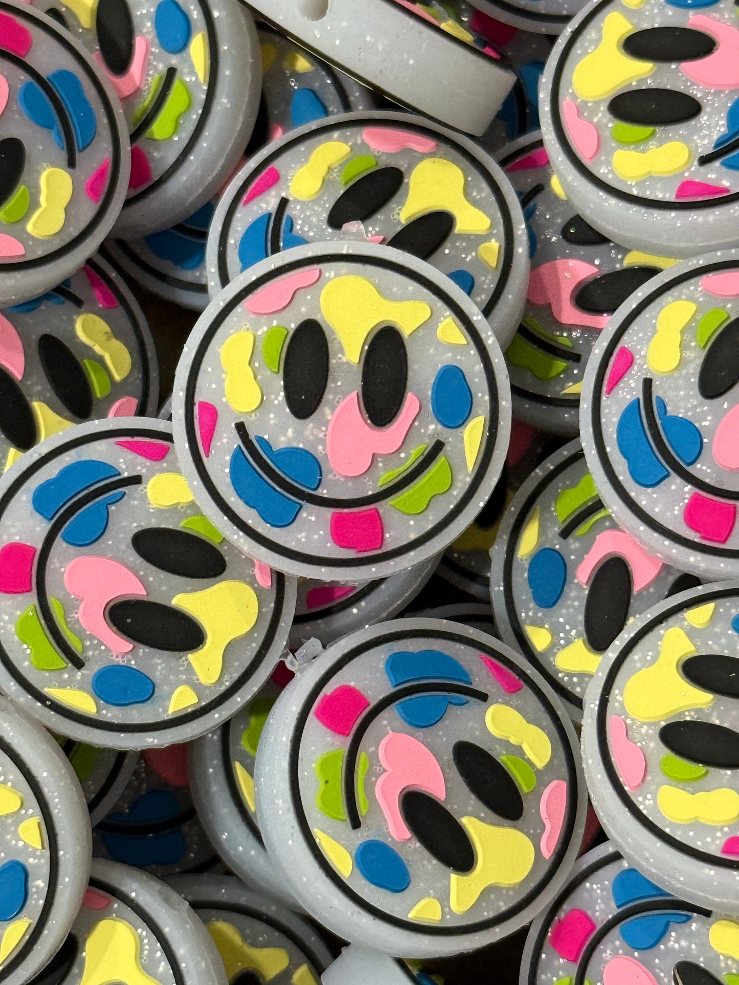 Gray Glitter Paint Splatter Smiley Face Silicone Focal Bead