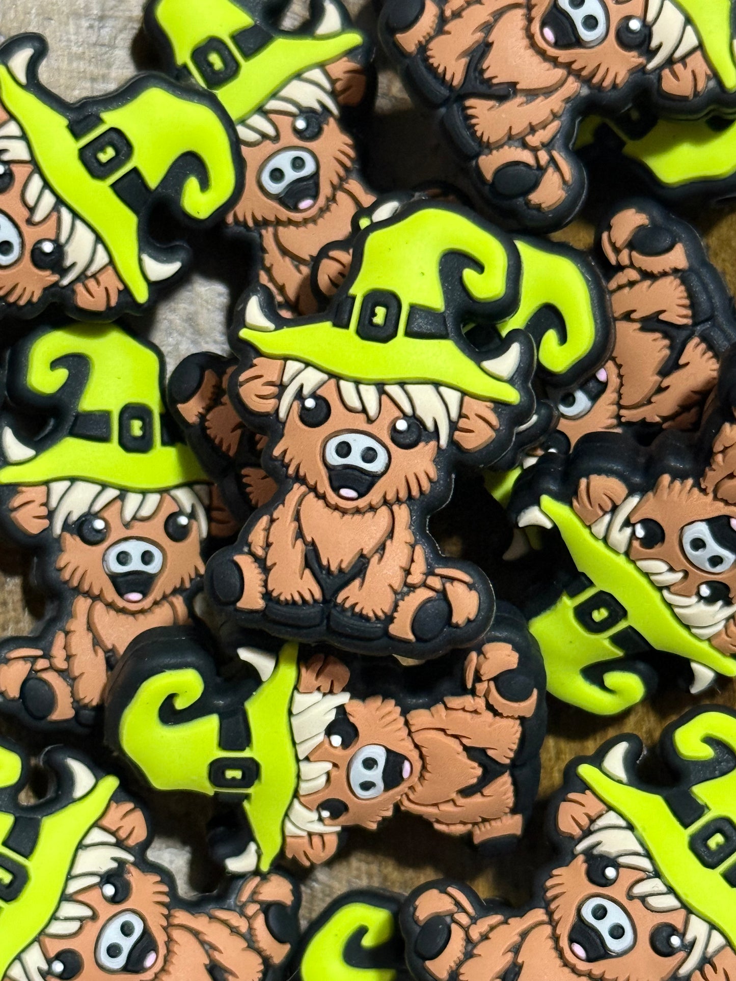 Lime Green Witches Hat Cow Halloween Silicone Focal Bead