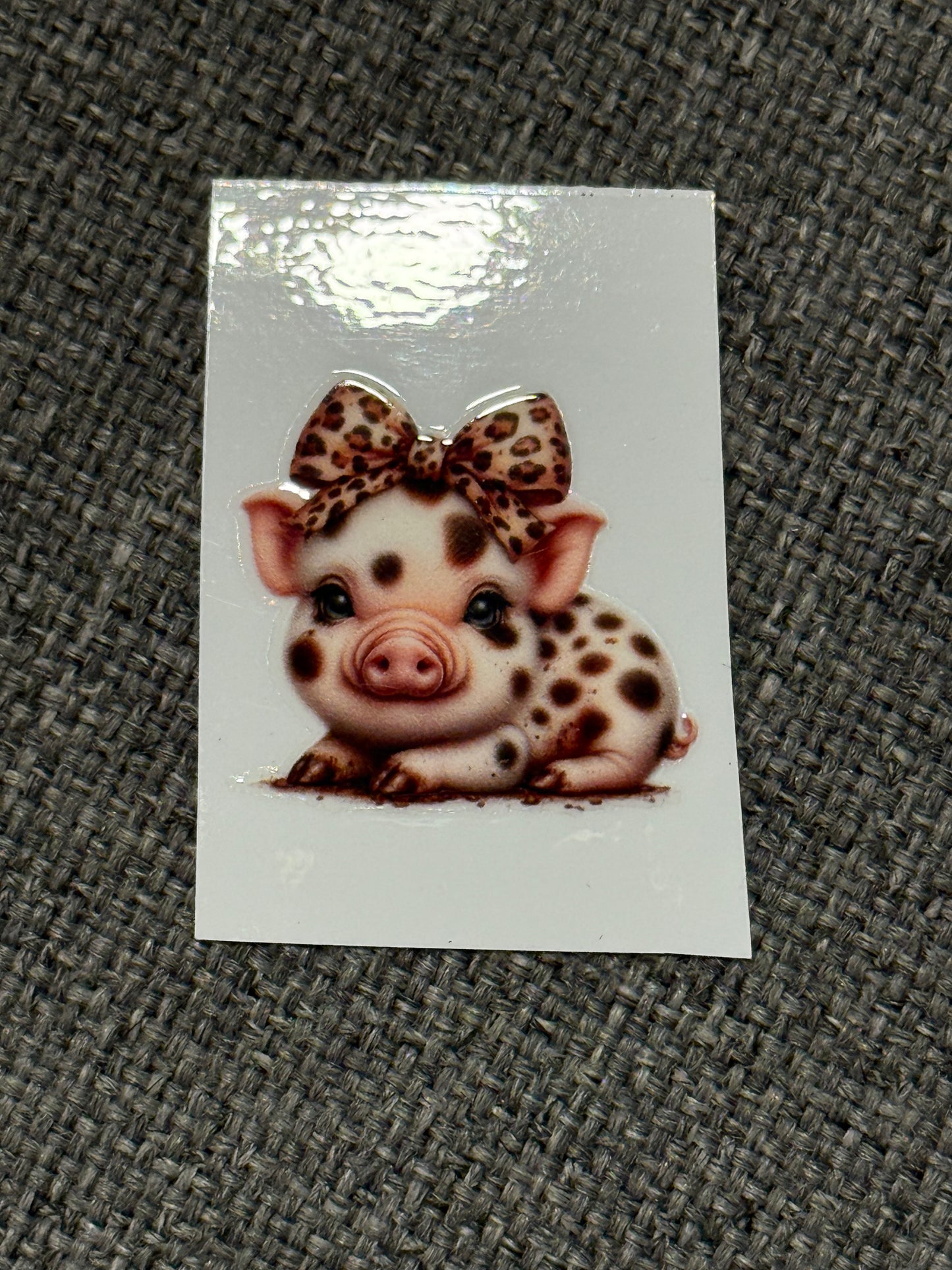 Leopard Bow Pig 2x2 UV DTF Decal – Cute Farmhouse Cup Sticker
