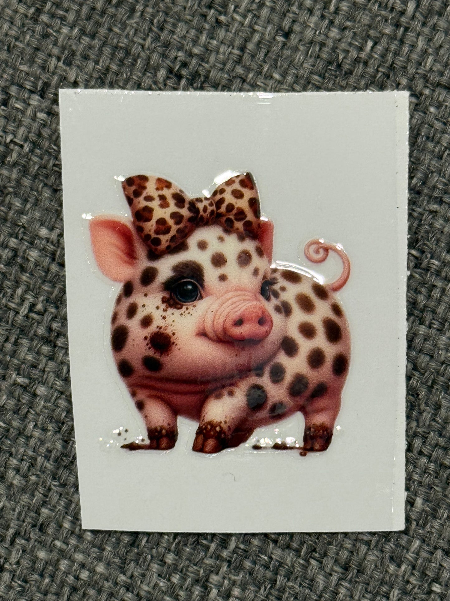 Leopard Bow Pig 2x2 UV DTF Decal – Cute Farmhouse Cup Sticker