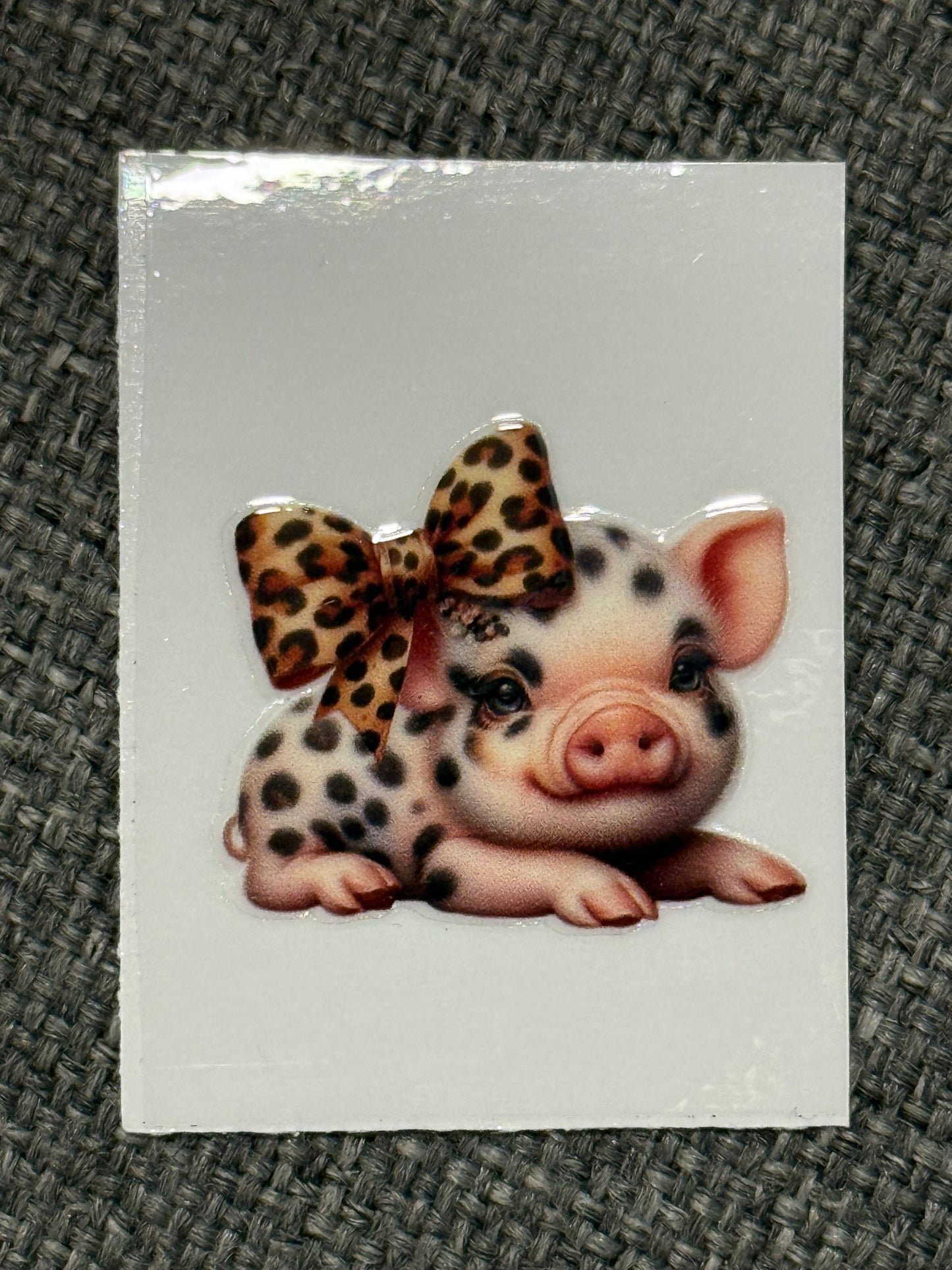 Leopard Bow Pig 2x2 UV DTF Decal – Cute Farmhouse Cup Sticker