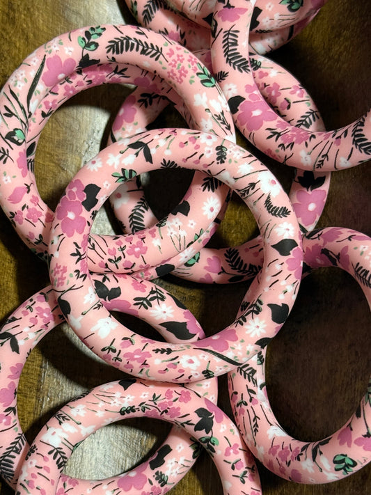 Pink Floral Garden 65mm Silicone Ring Bead – Spring Boho Wristlet & Keychain Craft Supply