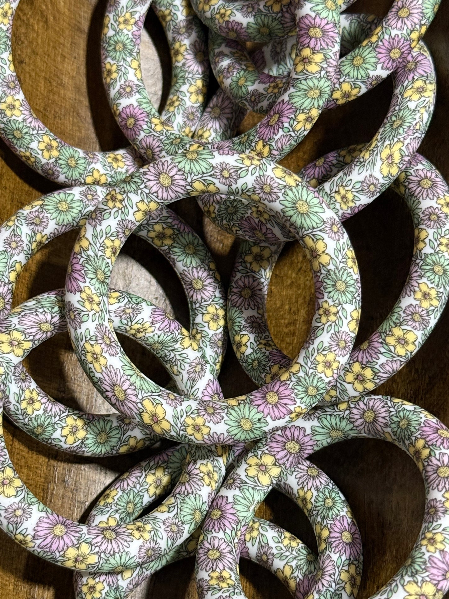 Pastel Wildflower Garden 65mm Silicone Ring Bead – Soft Yellow & Lavender Floral Wristlet Craft Supply