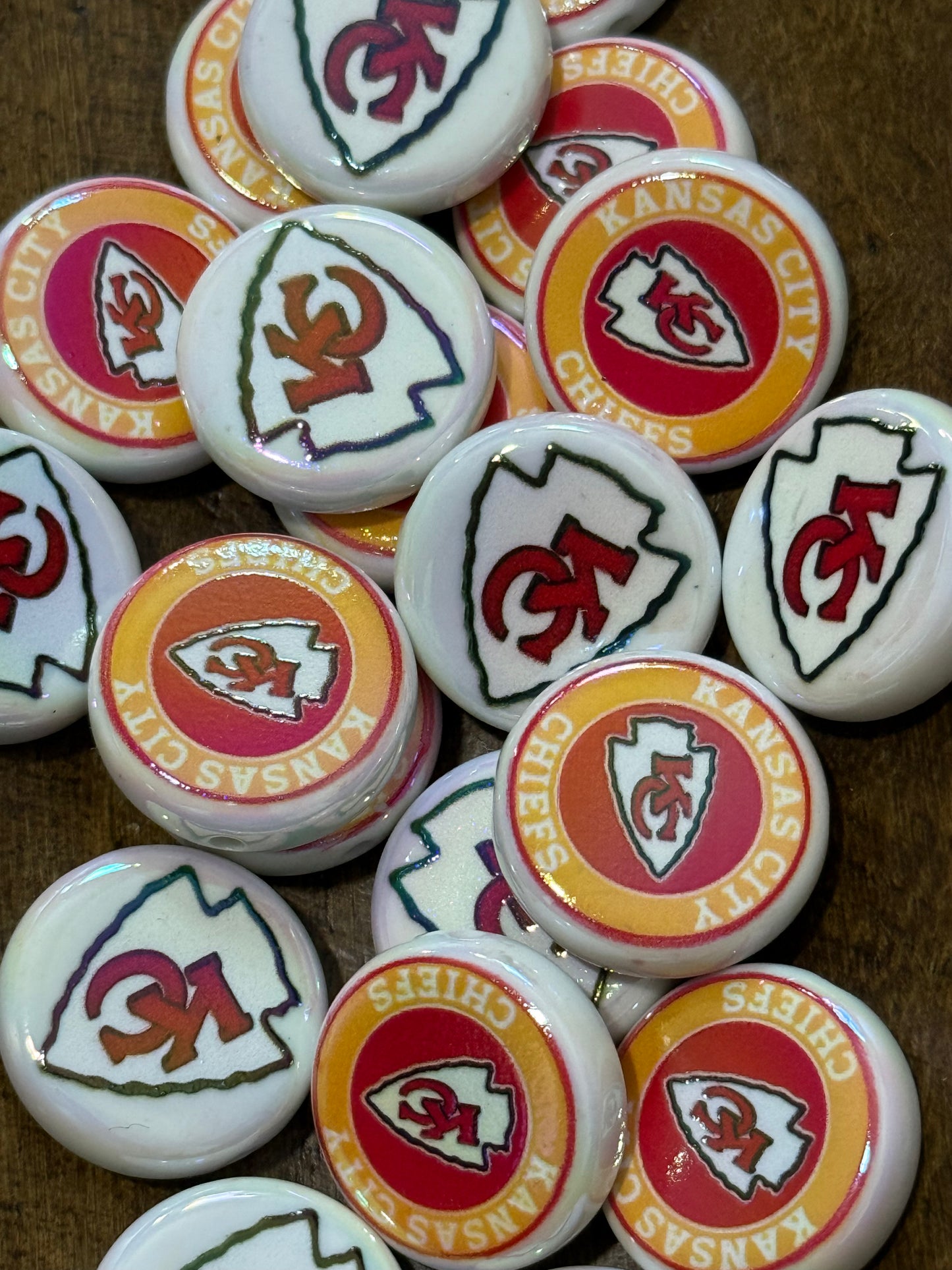 Sports Team Flat Acrylic Disc Beads – 20mm Game Day Beads for Bracelets, Keychains & DIY Crafts