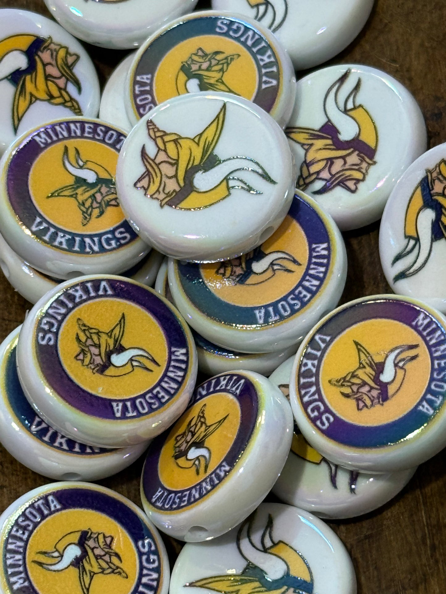 Sports Team Flat Acrylic Disc Beads – 20mm Game Day Beads for Bracelets, Keychains & DIY Crafts