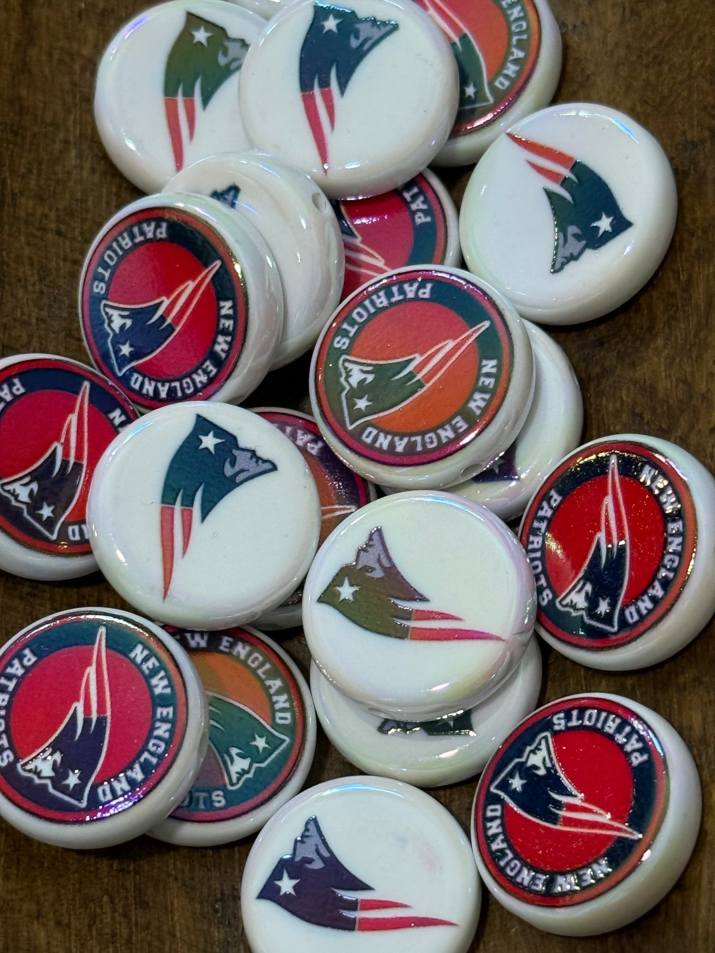 Sports Team Flat Acrylic Disc Beads – 20mm Game Day Beads for Bracelets, Keychains & DIY Crafts