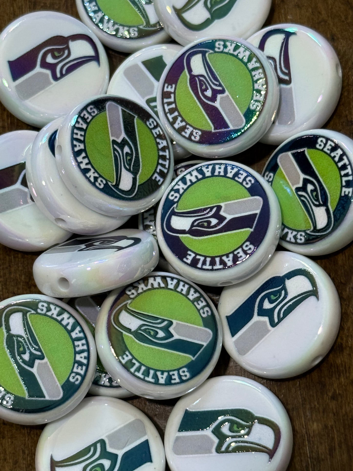 Sports Team Flat Acrylic Disc Beads – 20mm Game Day Beads for Bracelets, Keychains & DIY Crafts