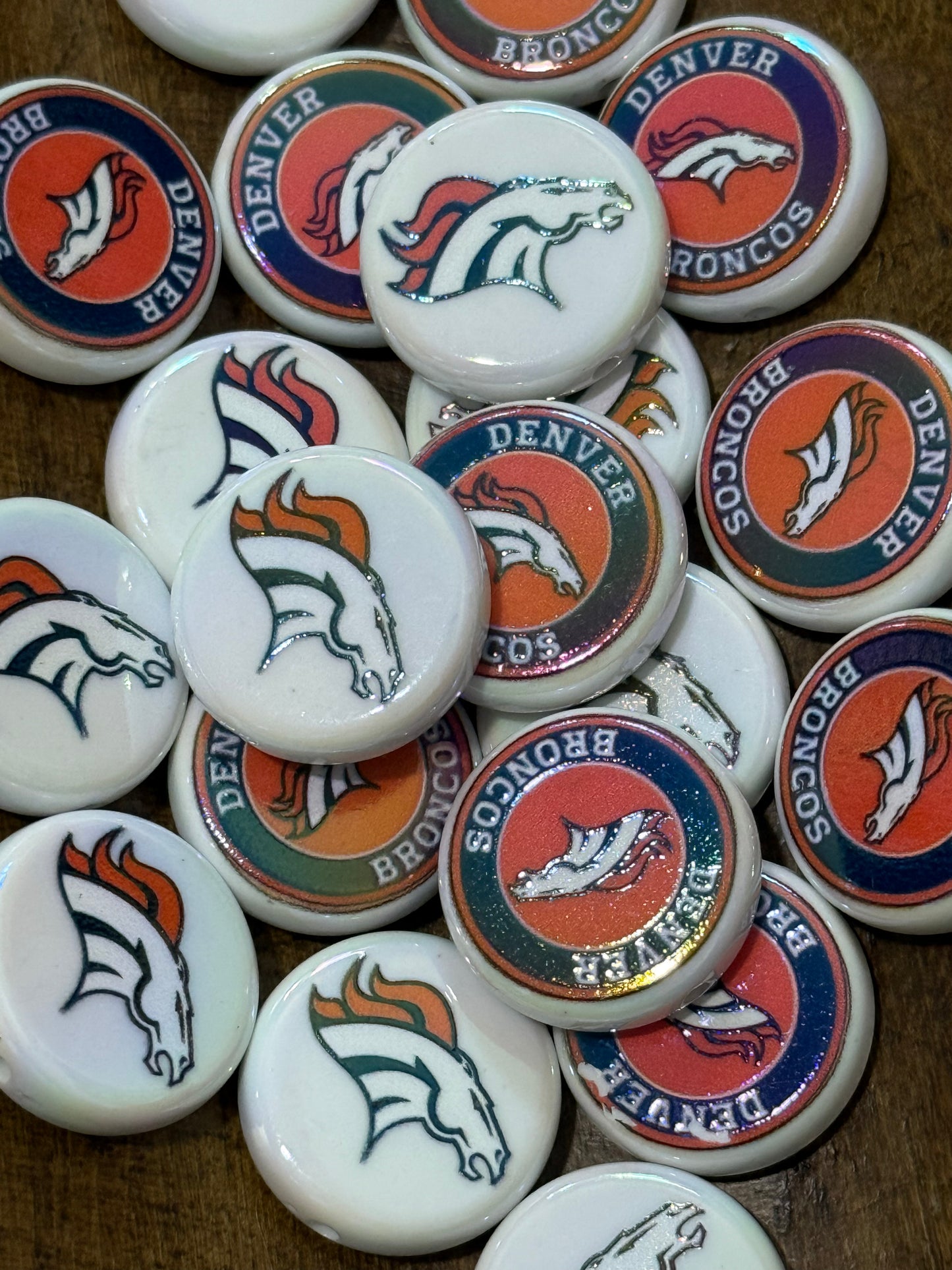 Sports Team Flat Acrylic Disc Beads – 20mm Game Day Beads for Bracelets, Keychains & DIY Crafts