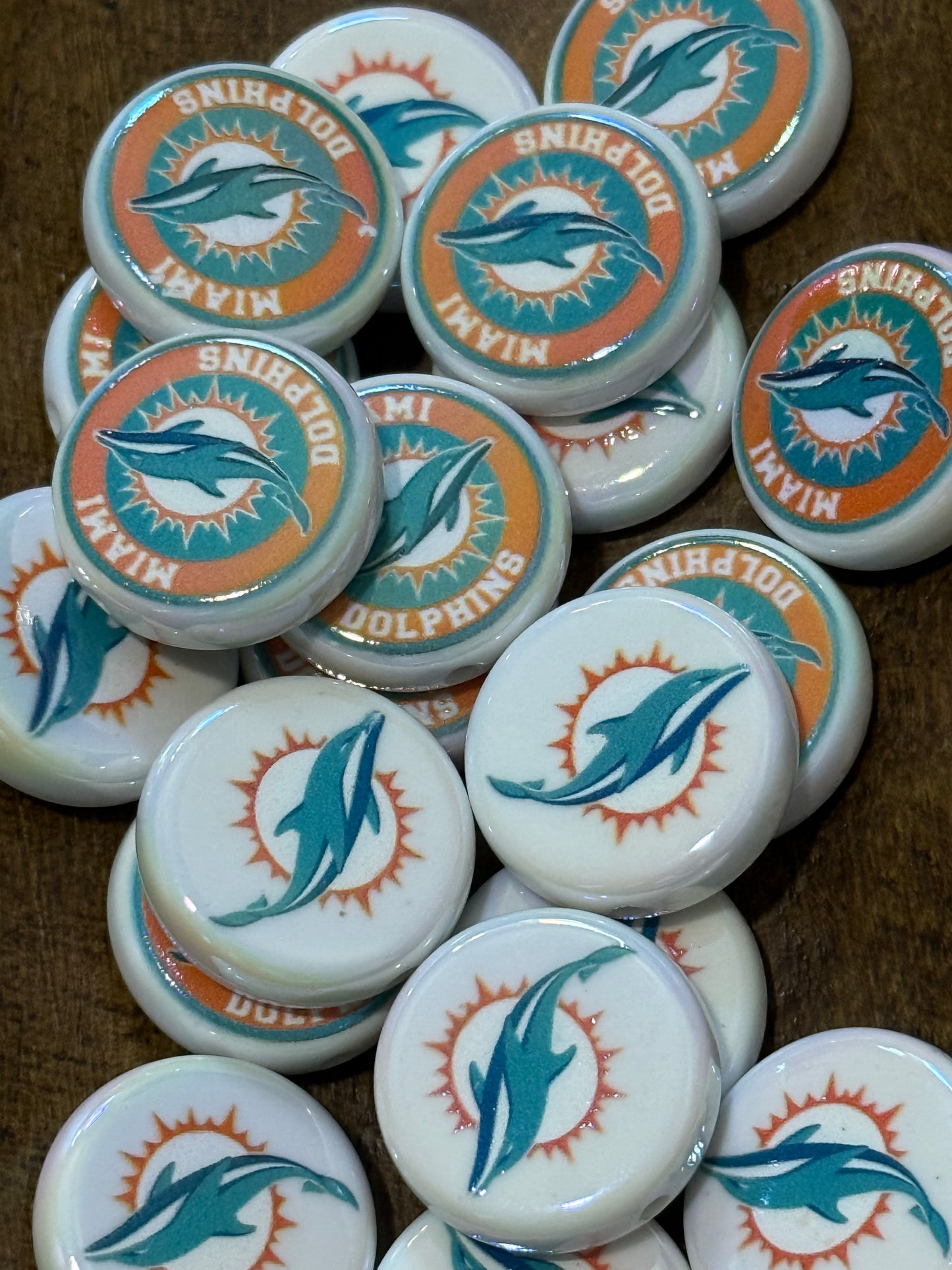 Sports Team Flat Acrylic Disc Beads – 20mm Game Day Beads for Bracelets, Keychains & DIY Crafts