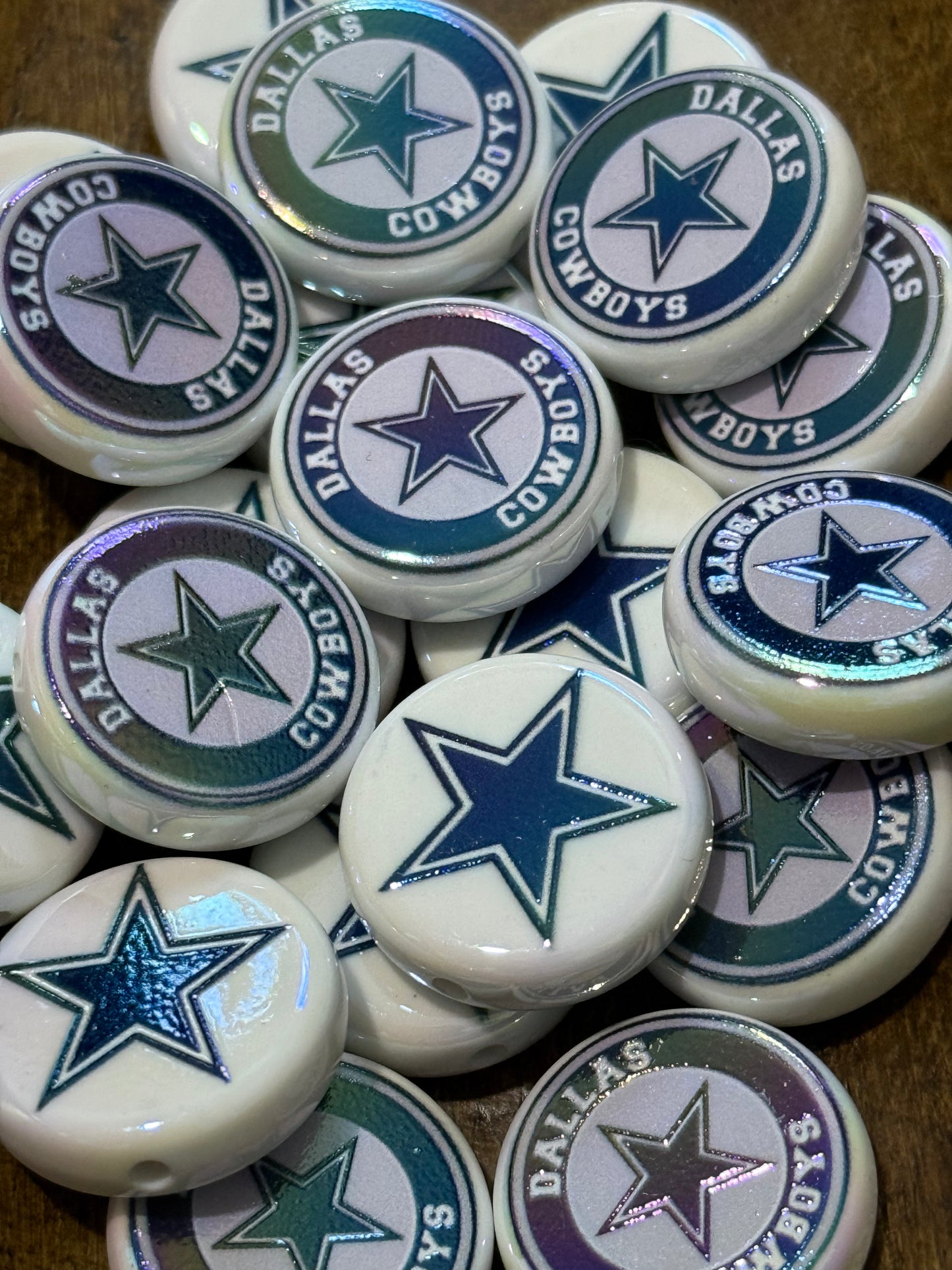 Sports Team Flat Acrylic Disc Beads – 20mm Game Day Beads for Bracelets, Keychains & DIY Crafts