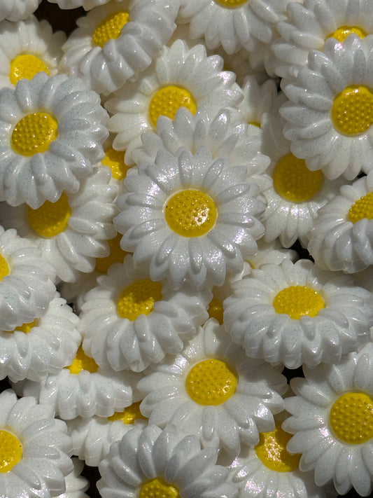 White Daisy Flower Resin Focal Beads – Floral Craft Beads for DIY Jewelry & Accessories