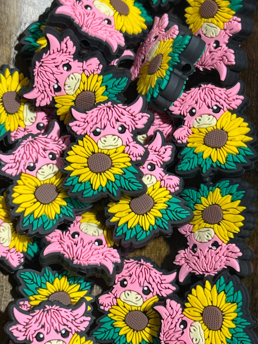 Pink Highland Cow & Sunflower Silicone Focal Bead – 3D Floral Cow Charm for Wristlets, Keychains & DIY Crafts