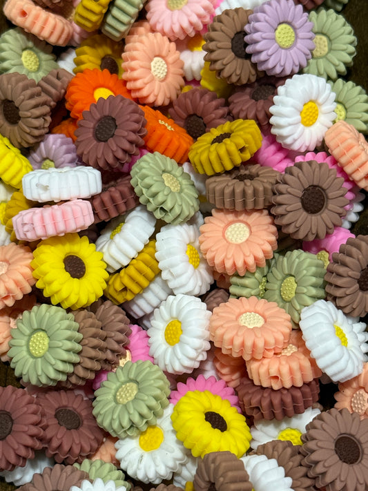 Mini Silicone Daisy Beads – 8 Count Mixed Color Bag for Keychains, Wristlets & DIY Crafts