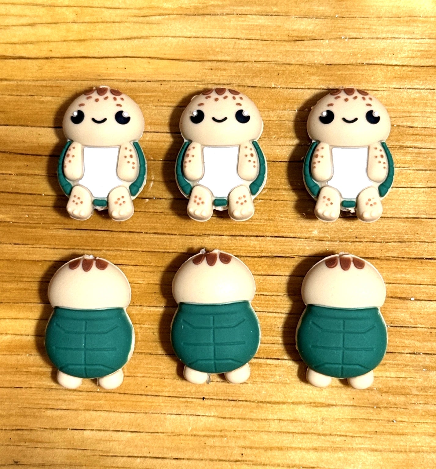 Cute turtle silicone focal beads with green shell – perfect for beadable pens, keychains and DIY crafts