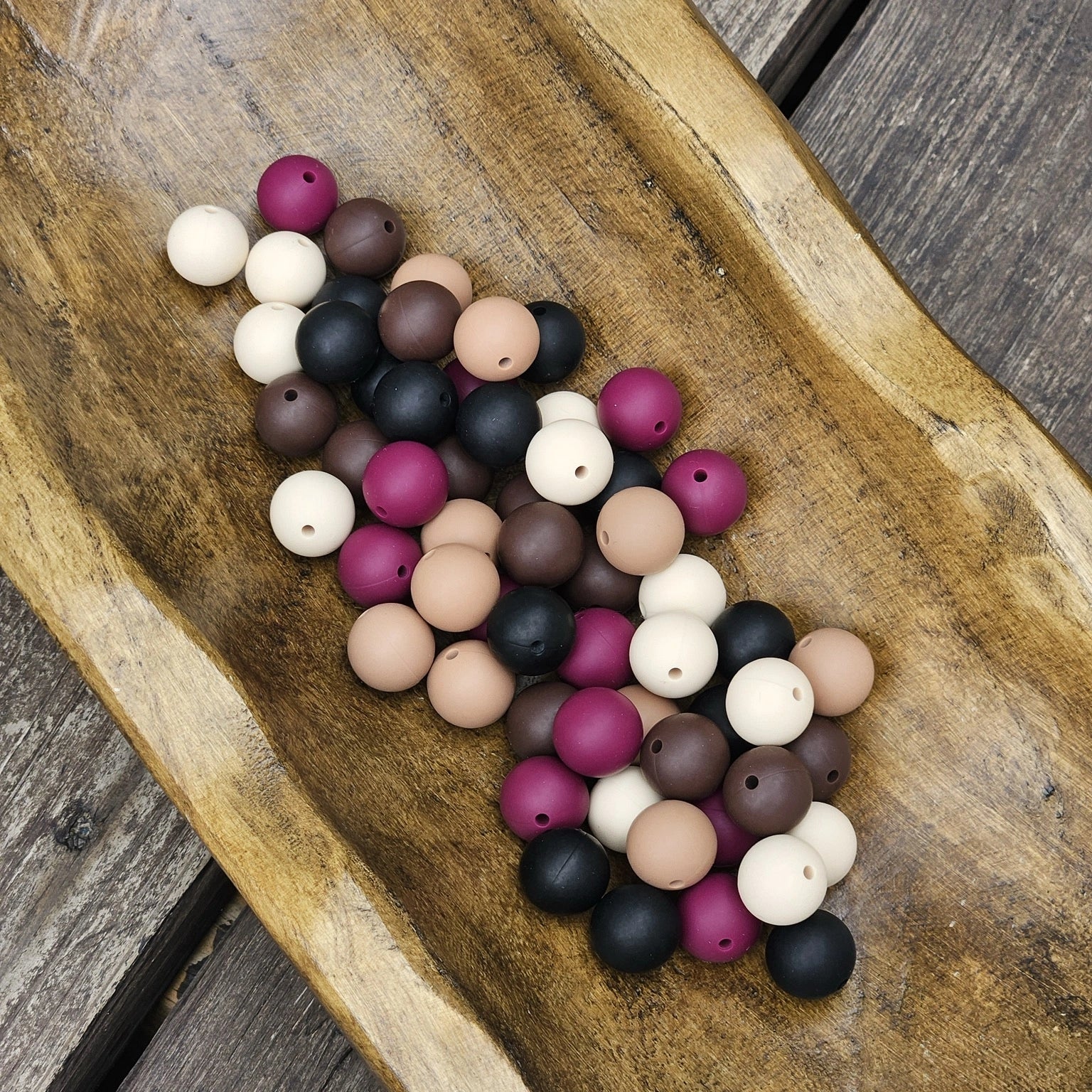 Coffee Shop 60-count premium 15mm silicone bead mix by Four Seasons of Happiness featuring Espresso Roast, Mocha Bean, Vanilla Bean, and Plum Passion. BPA-free silicone craft beads for beadable pens, wristlets, keychains, badge reels, bookmarks, zipper pulls, and DIY craft projects.