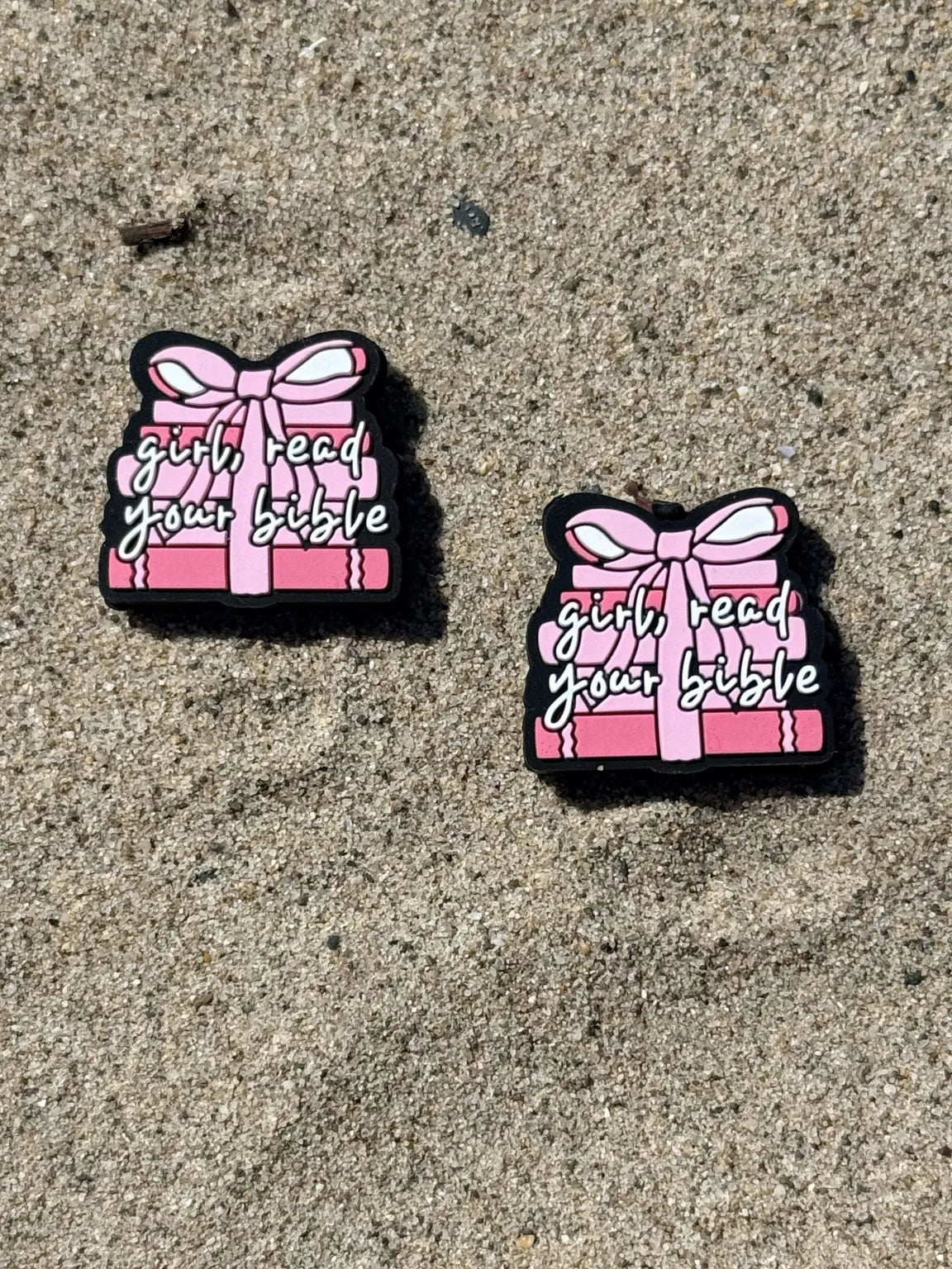 Girl read your bible silicone focal beads in pink for beadable pens, keychains and faith-based DIY crafts – Four Seasons of Happiness