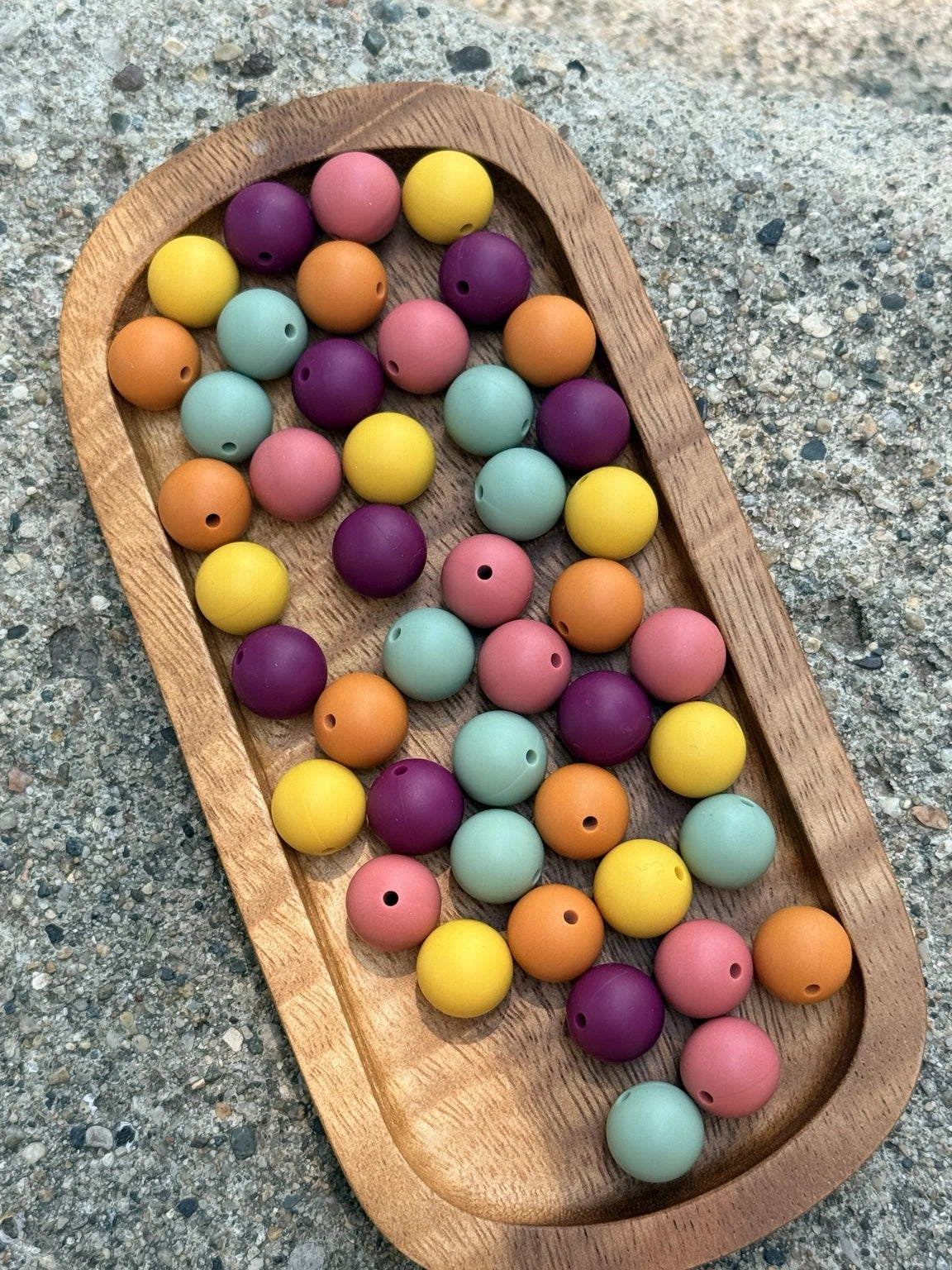 FSOH Harvest Harmony 15mm silicone bead mix with 60 matte round beads in Plum Passion, Golden Daffodil, Stormy Slate, Rosewood Bloom and Terracotta Trail.