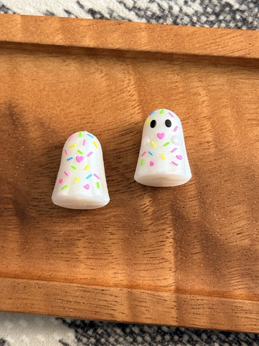 White ghost silicone focal bead with colorful sprinkles and pink hearts for Halloween beaded pens, keychains, wristlets, badge reels and DIY crafts.