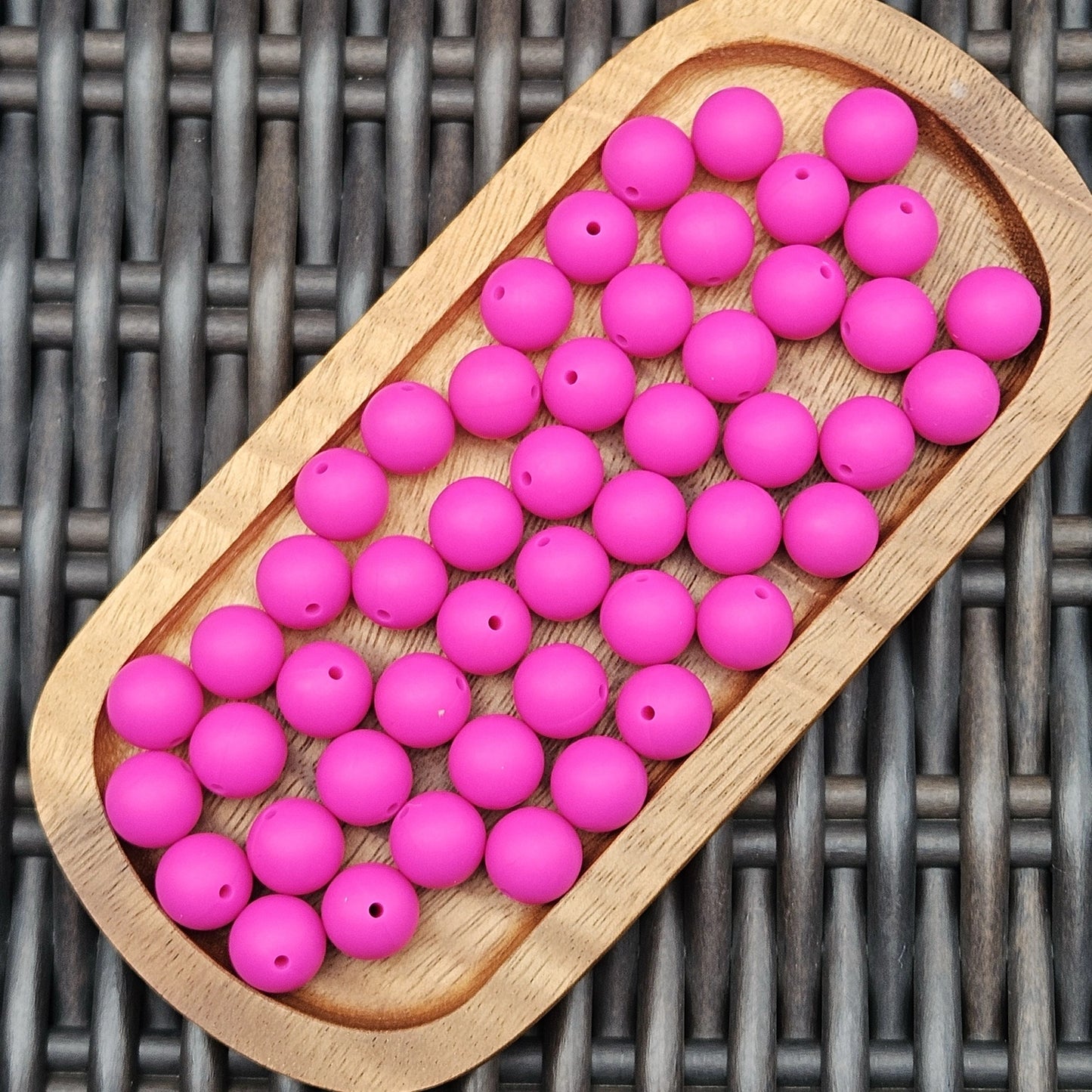 Vivid Violet 15mm premium silicone round beads by Four Seasons of Happiness. Bright violet BPA-free silicone craft beads available in 1, 15, 30, 60, and 120 count options for beadable pens, wristlets, keychains, badge reels, bookmarks, zipper pulls, and DIY craft projects.