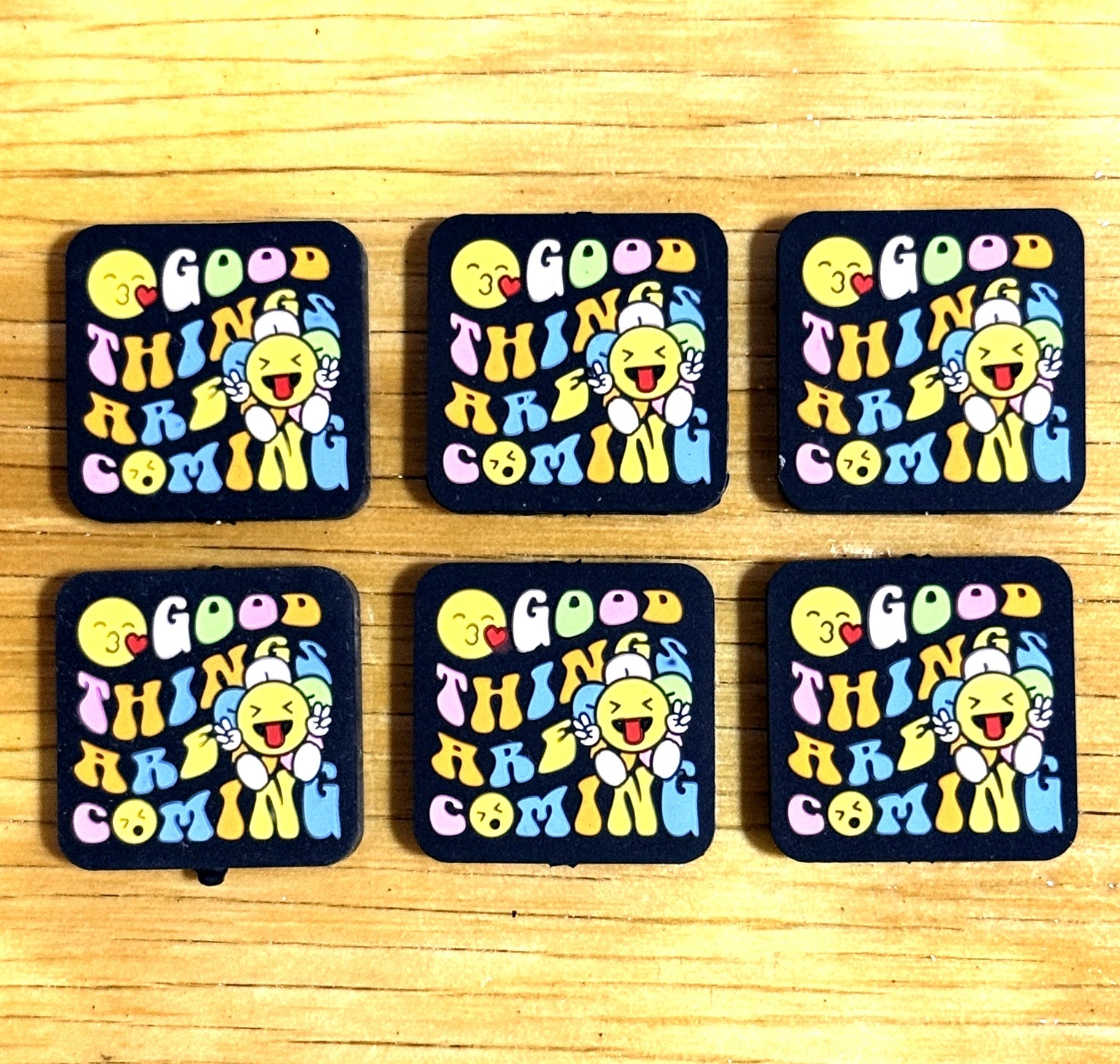 Colorful “good things are coming” silicone focal beads with smiley faces – perfect for DIY crafts, pens and keychains